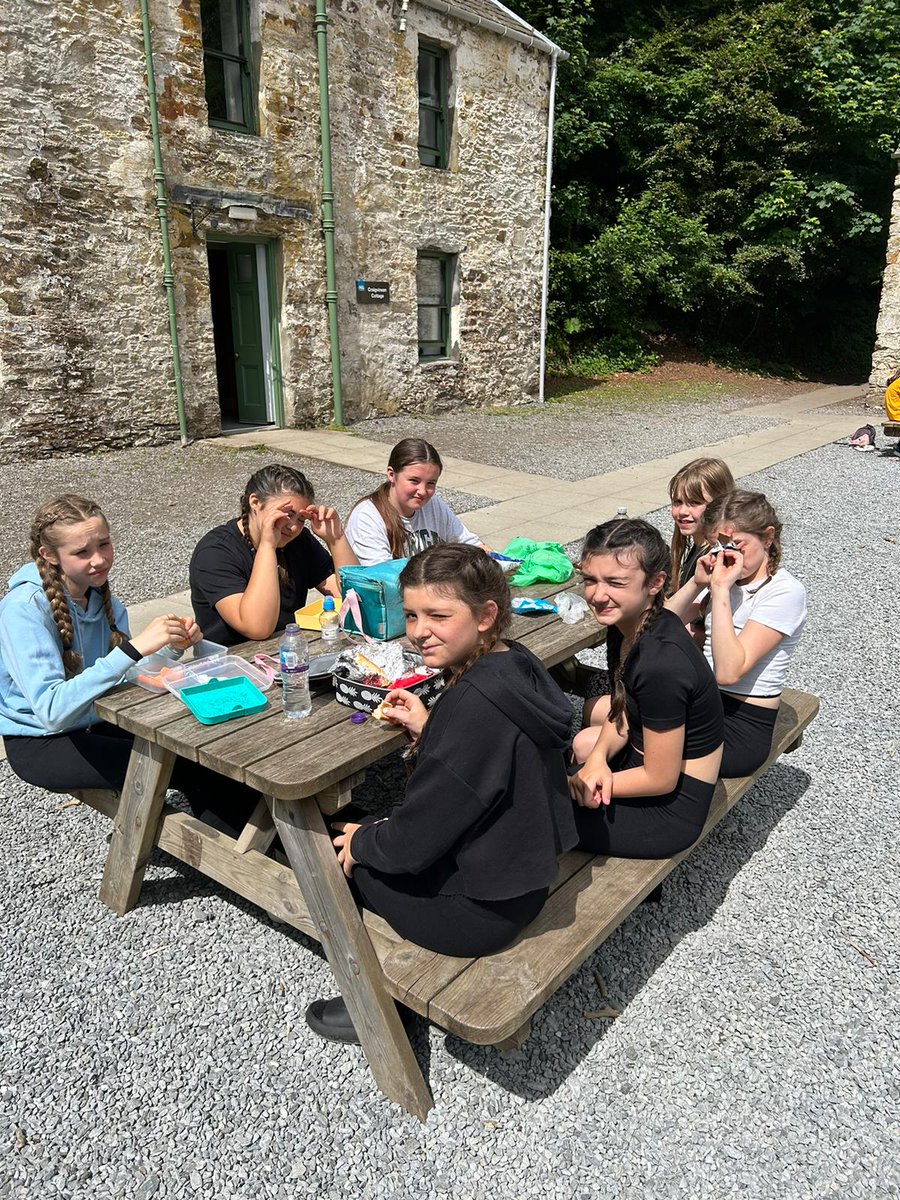 NewtongrangePS's tweet photo. A wee bite of lunch to give us energy for this afternoons activities! And Stevie and Alfie having a Moo off!! #mooooooooo #aspirebelieveachieve https://t.co/3JNyIteRUe