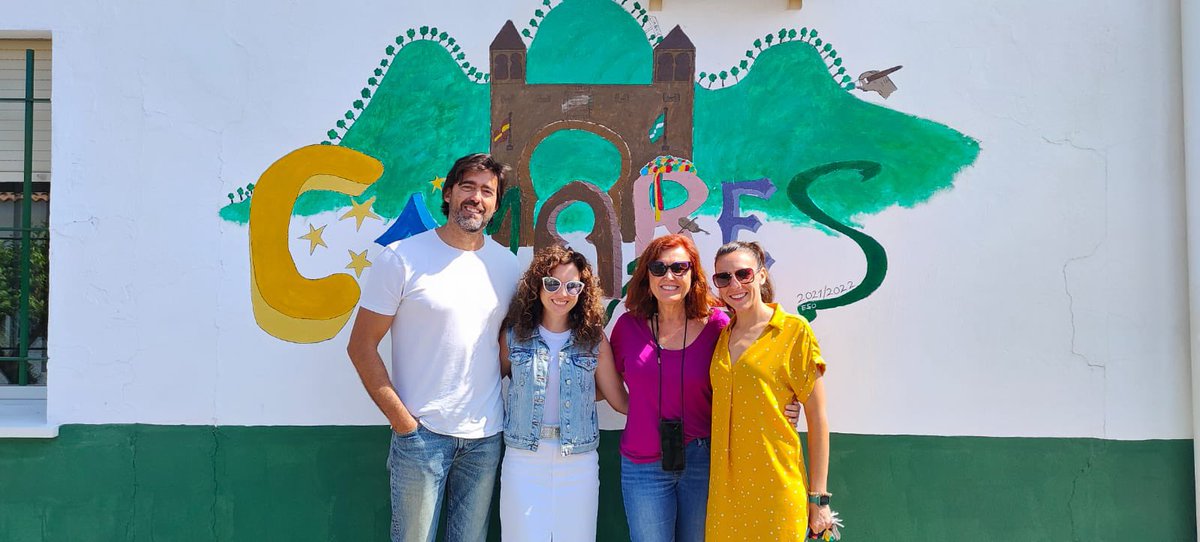 paquialb's tweet photo. Muchas gracias al CPR San Hilario de Poitiers (Comares) por invitarme ayer a visitarlos y conocer su proyecto. Actividades palanca, actuaciones educativas de éxito…Sois un equipazo!Gracias por darme la oportunidad de aprender y compartir . @cepmalaga @cepaxarquia @FormacProfAnd https://t.co/VkSBsQf2FV