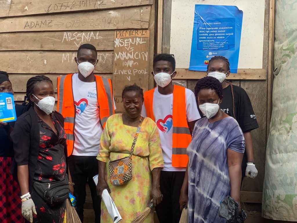 touchasoul01's tweet photo. Hygiene amongst our communities should be made a priority.thank you Kalerwe for the hospitality and engagement.#healthiswealth #makeadifference https://t.co/RdltWTMZ2s