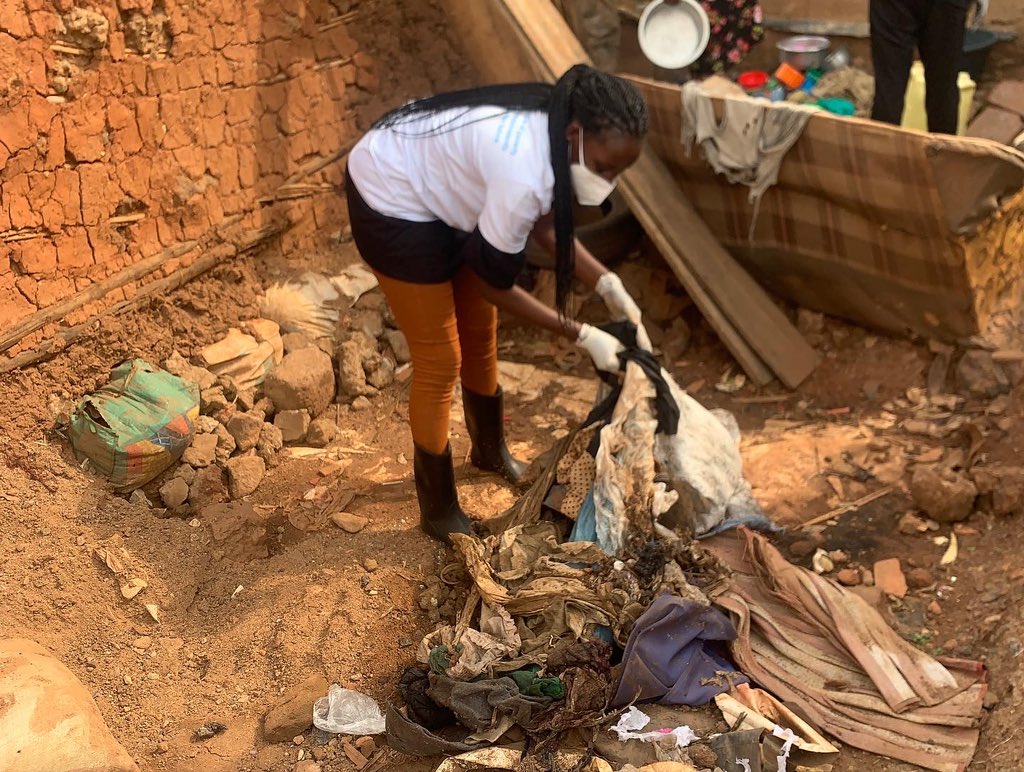 touchasoul01's tweet photo. Hygiene amongst our communities should be made a priority.thank you Kalerwe for the hospitality and engagement.#healthiswealth #makeadifference https://t.co/RdltWTMZ2s