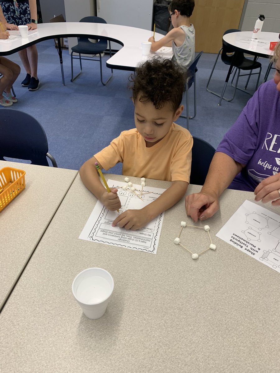 MsAlberty's tweet image. #STEMeducation  Having fun making different polygons at Summer Experience !!