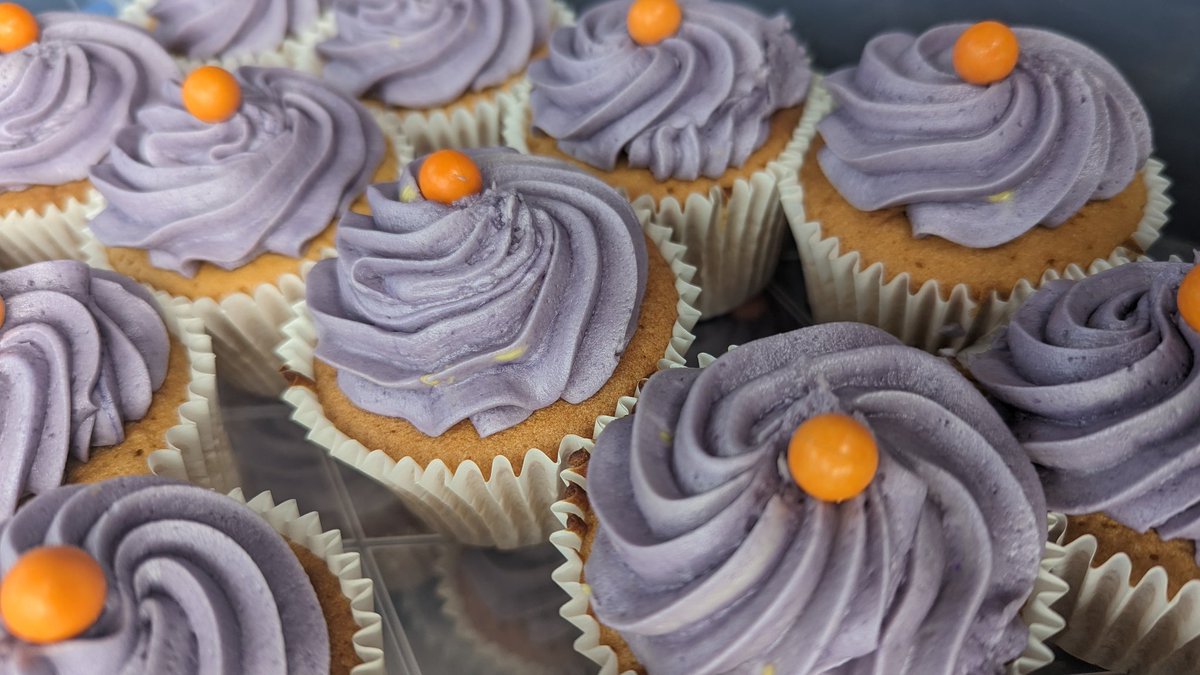 Thank you to sweet success @gloshospitals (can't tag) for everything but especially for pandering to my weird requests at #nandown23 . Purple cupcakes while we talk about #respect #starttheconversation with pearls of orange wisdom and detail #wmty23 @carrl1788  #whatmatterstome