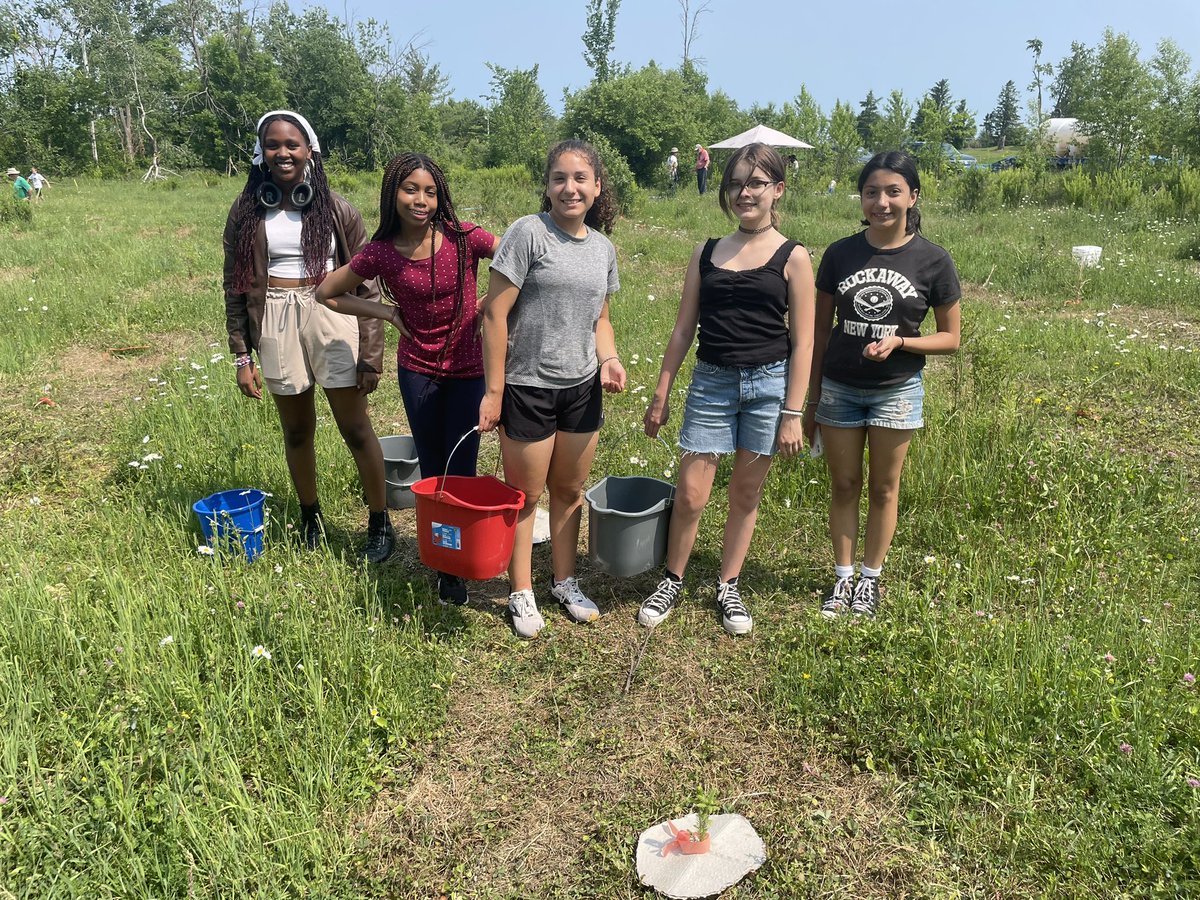 40 students came out to water the 1000 red oaks and pine saplings planted in early may. We also put red ribbons on them so we could identify then easily. Another great day at the office 🌿lots of laughter and good community-building @StPeterOCSB @ocsbEco