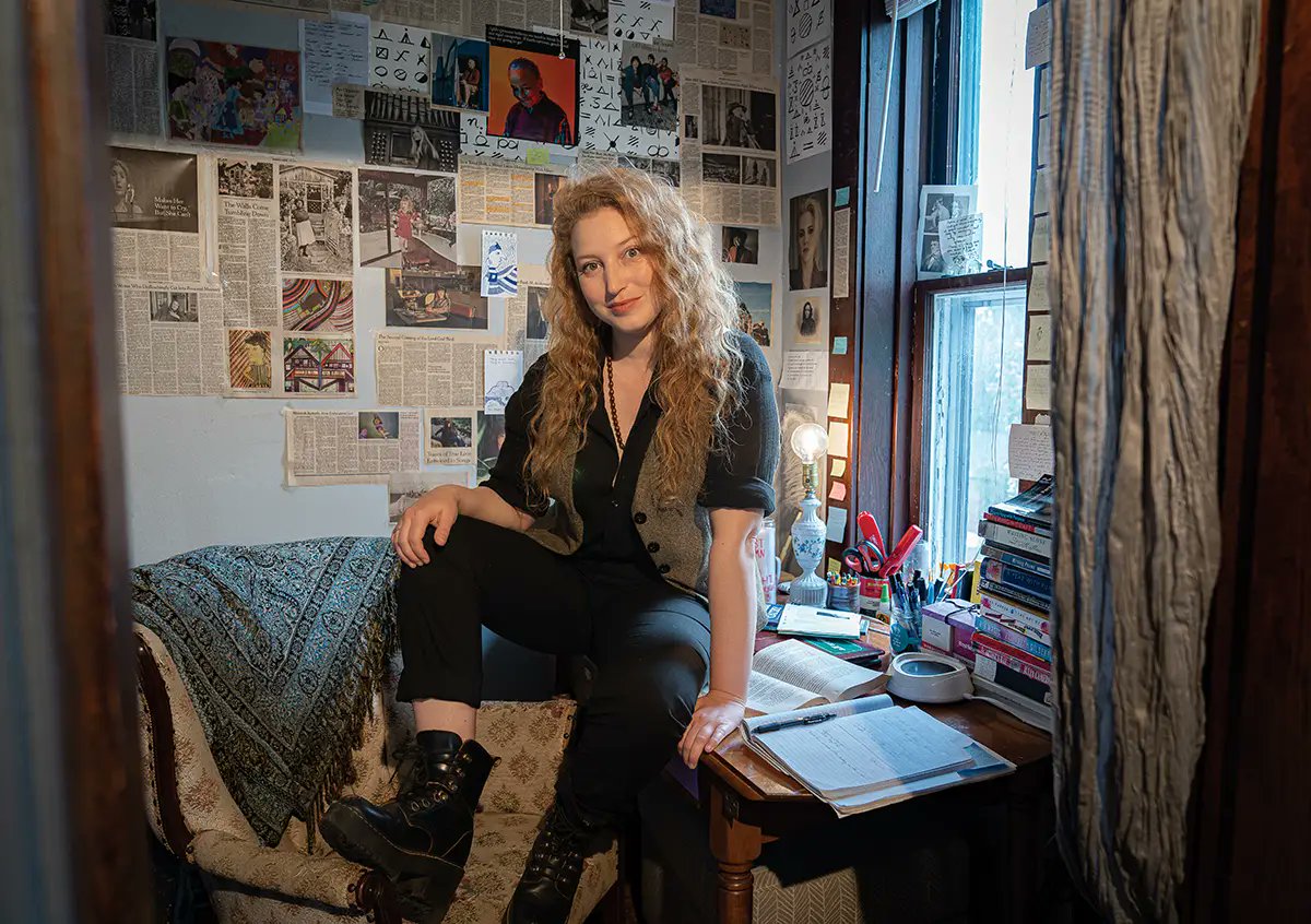 curlyfrycourt's tweet image. Thank you @stlmag for making me look very cool. Wassup, St. Louis Magazine A-List!

She’s “promising”!!