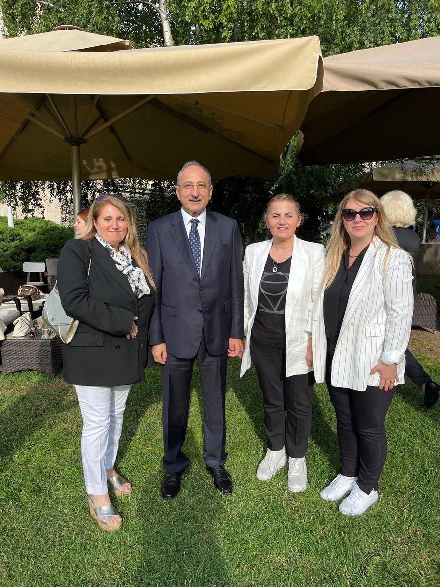 kadin_deva's tweet photo. Bugün çok kıymetli velilerimizi ziyaret ettik. Hepsi bizleri çok sıcak karşıladılar. Meclise  en güzel yakışan vekiller bizim vekillerimiz olmuş. Yolları açık olsun. Güvenimiz tamdır. @alibabacan @elifesendeva @RizvanogluEvrim @cem_avs @medeniylmz @myeneroglu @OzaydinTarik https://t.co/VwBDGuRJBC