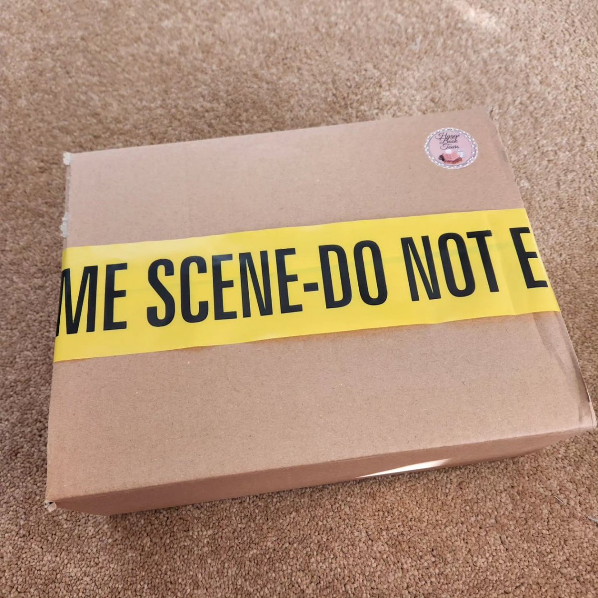 hyggebooktours's tweet image. That&apos;s my last Thriller book box wrapped and ready for its new home 😍🥰

This means it&apos;s time to prepare the next round of boxes... can you guess the theme? 😉

#hyggebooktours #hygge #bookbox #bookgift
#booklovers #bookish #booksuprise #bookstagram #bookboxes #readinggift