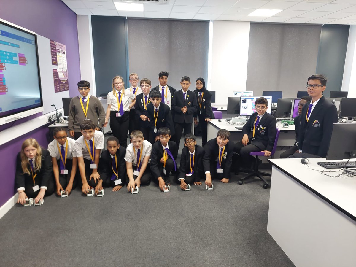 TrinityAcademyL's tweet image. After….programming LED screens, building robots, trimming the servos and programming movement…..our micro:bit Move robots are ready to race! #Involve #computing 💜🌟