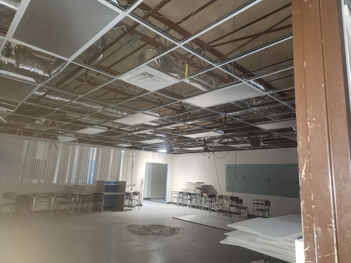 Construction is in full swing at Meade. <a href="/principal_durr/">Dr. Ryan Durr</a> @Daryl_E_Kennedy <a href="/AACountySchools/">AACPS</a>