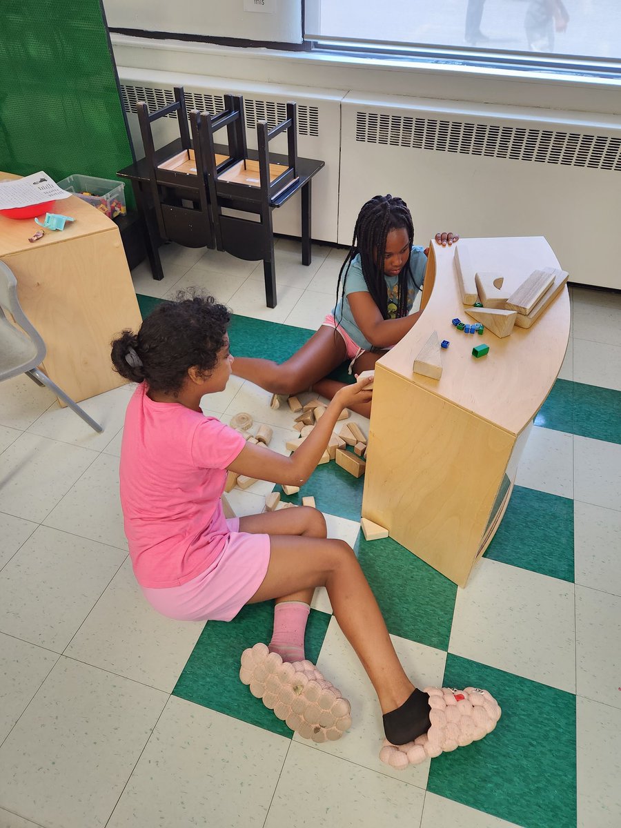 I am extremely #grateful for these two VERY helpful #Bears 🐻!!! Cleaning up and organizing some of the classrooms in our school in preparation for summer! #ocsbCommunity #BeRespectfulBears <a href="/John23OCSB/">St. John XXIII School</a>