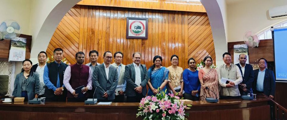SumitaDawra's tweet image. Discussion on #PMGatiShakti at the Civil Secretariat in Kohima, Nagaland with Chief Secretary &amp;amp; his team.#LogisticsEfficiency &amp;amp; multimodal connectivity seen as key to development. #EoDB &amp;amp; #EaseOfLiving through #PMGatiShakti approach emphasised.