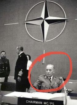 Durant la seconde guerre mondiale, Adolf Heusinger était l'un des principaux chef nazi. Vingt ans plus tard il travaillait à Washington en tant que président du Comité militaire de l'OTAN  🇺🇸.

Les liens entre OTAN et nazis sont anciens et parfaitement documentés.