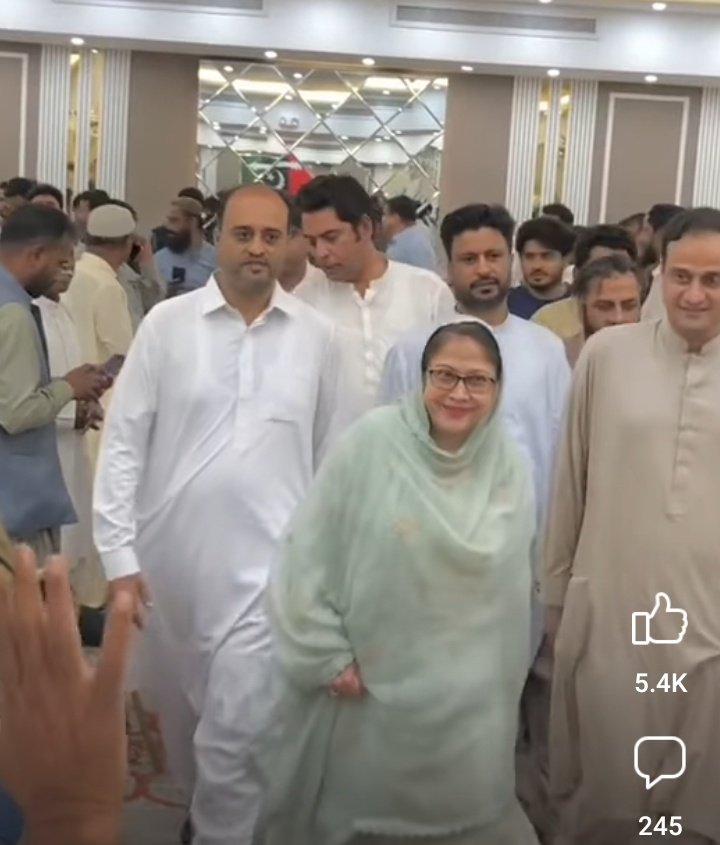 SherBajkani's tweet photo. @FaryalTalpurP @BBhuttoZardari @MaryamNSharif @BakhtawarBZ @SMQureshiPTI @HamidMirPAK @NawazSharifMNS @CMShehbaz @ImranRiazKhan @AsifAli_Haider @ImranKhanPTI ھم سب بینظیر بھٹو زندہ باد پاکستان پیپلز پارٹی کے سچے جیالے https://t.co/pcdsKYVk5s