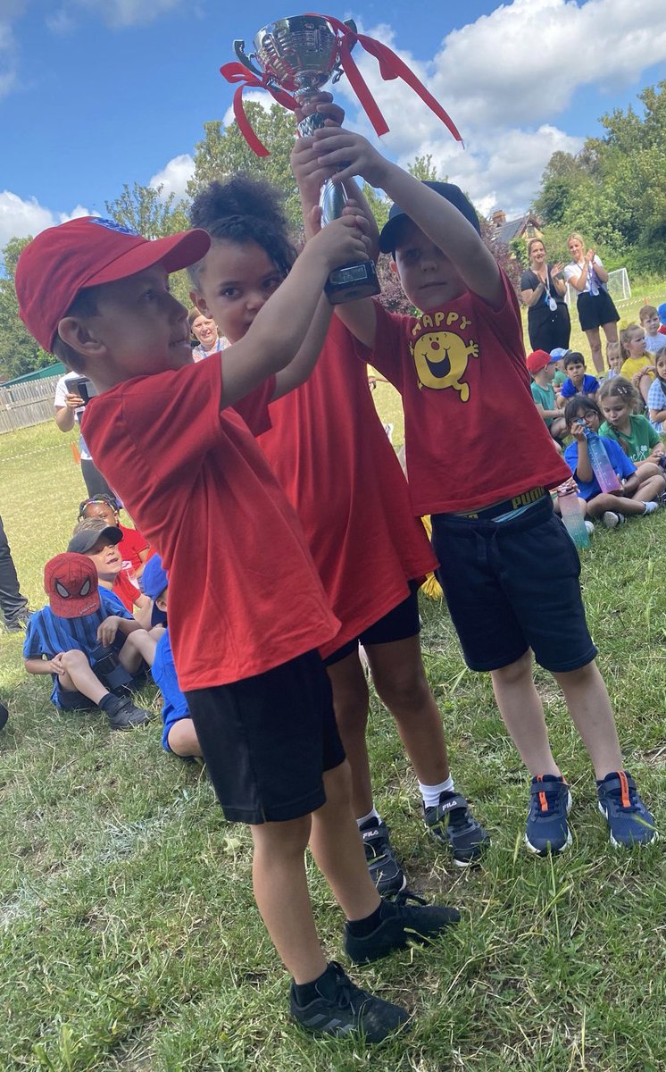 Well done to Ruby who won the Reception Sports Day today. Our reception children thoroughly enjoyed their first sports day at Little Thurrock. 🏆🏃🏻‍♂️🏃🏼🔴