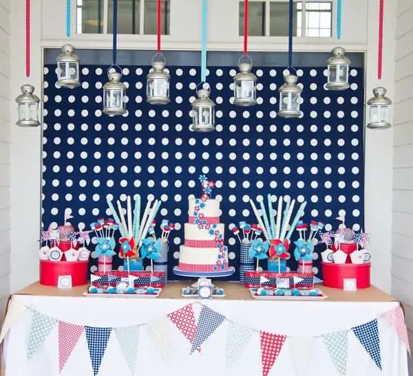 Inject fun into your #FourthofJuly celebration by making some of these #DIY decorations.  cpix.me/a/172047575