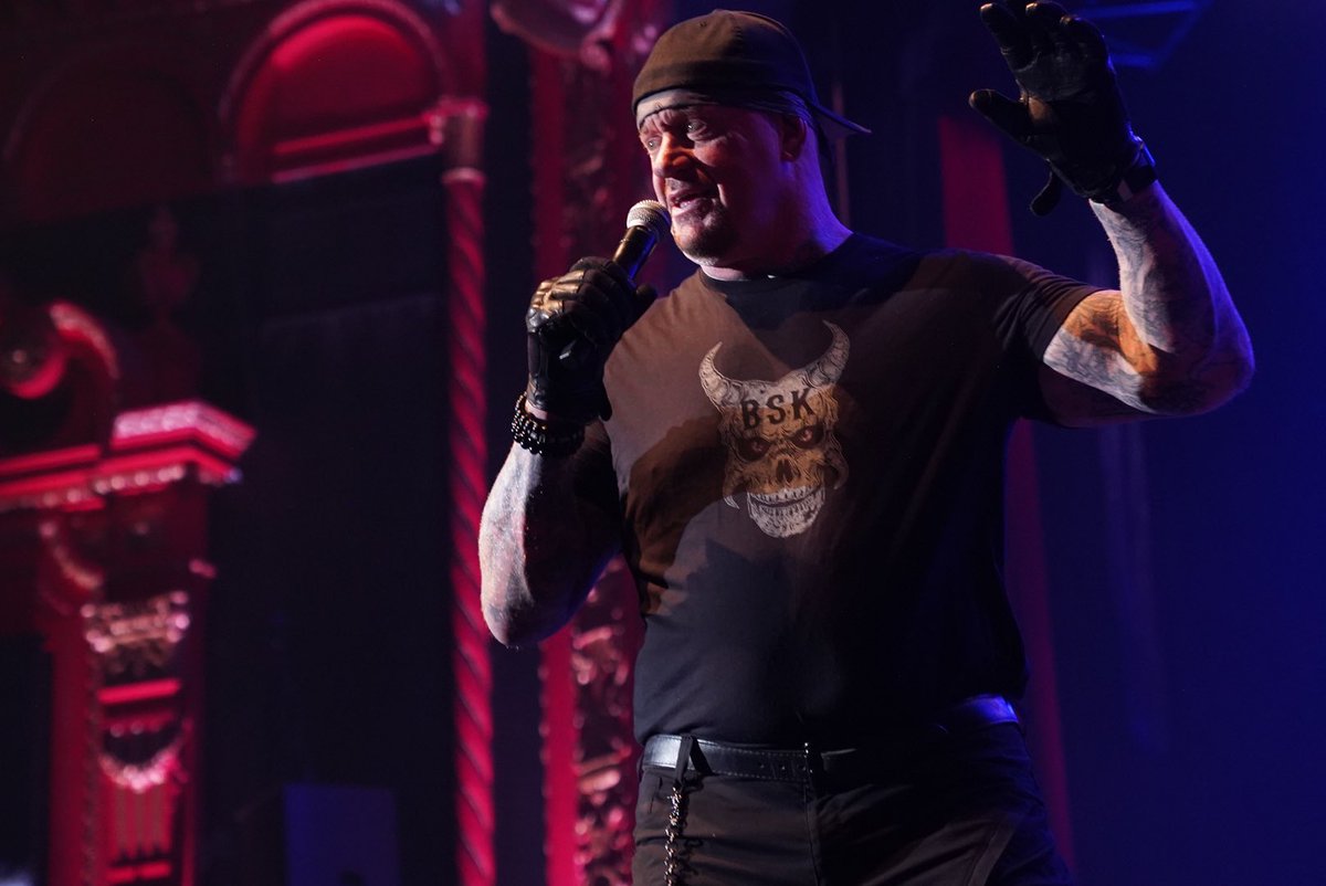 ⚱️BE A PART OF THE  SHOW⚱️

If you ever wanted to ask me a question or say something to me face-to-face…good, bad, or indifferent…now is your chance! 

Reply to this tweet &amp; fire away! Your questions &amp; comments could be used in my upcoming shows!

This could get interesting…