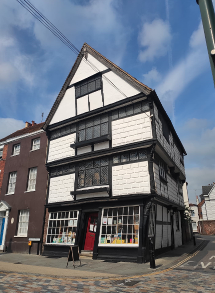 Happy #IndependentBookshopWeek everyone - we have chosen (of course) the long-standing Chaucer Bookshop & more leaning-over Catching Lives -  both in #Canterbury 📕📗📘 #booklovers #indiebooksellers #shoplocal