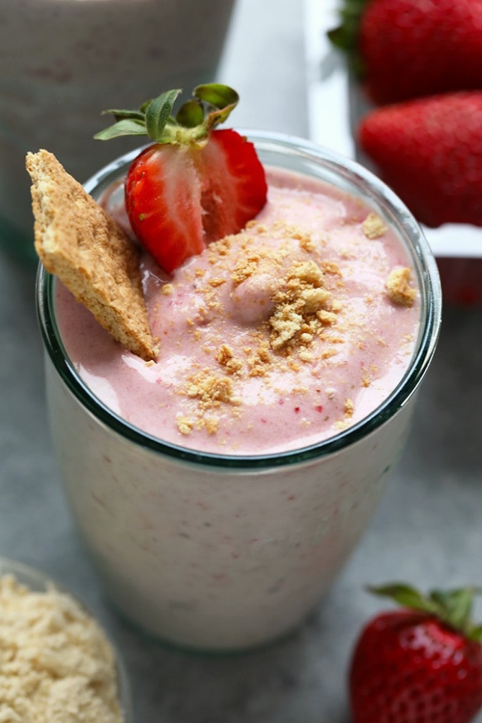 In honor of #NationalSmoothieDay, here's a recipe with our favorite ingredients and mushroom extract! Enjoy!🍄🧉

Strawberry Protein Smoothie 🍓