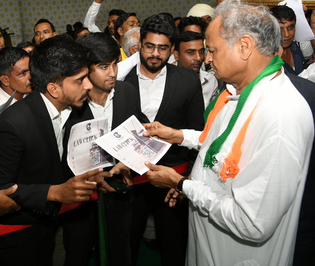 lawclick24's tweet photo. "Sharing an amazing moment with the Chief Minister of Rajasthan! 🙌✨✨ Excited to represent LAWCLICK, the first company to provide legal services at your doorstep in Jaipur. 🌇🏰 Our unique company app makes accessing legal expertise easier than ever before. 📲💼 https://t.co/4kfaD5zC0x