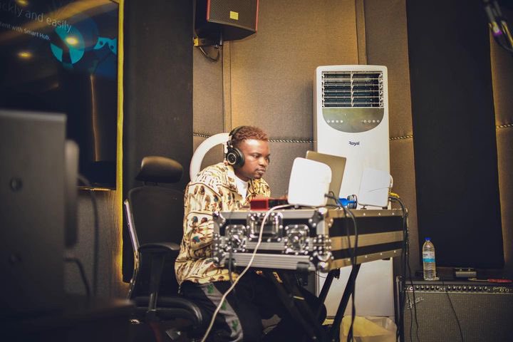 synthz_studios's tweet photo. SANZ X JONZING 🤫 🔥 https://t.co/roxyqa1qiY