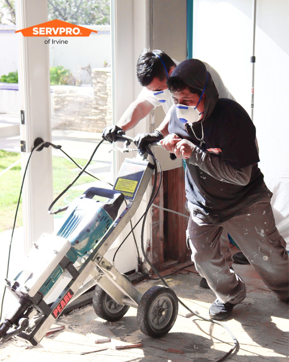 ServproIrvine's tweet image. Fun Fact: Servpro Irvine&apos;s highly trained technicians are available 24/7, because emergencies don&apos;t stick to a schedule! We are always ready to tackle any restoration challenge. #ServproIrvine #RoundTheClockService #RestorationHeroes #ServproLife
