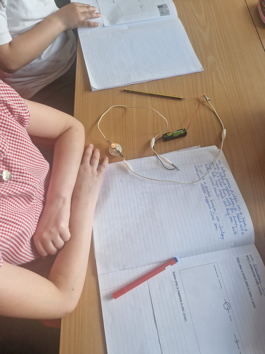 fordbridge2013's tweet image. Today year 4 have been investigating electrical circuits, they had loads of fun problem solving how to make the light bulb light up #wehadfun