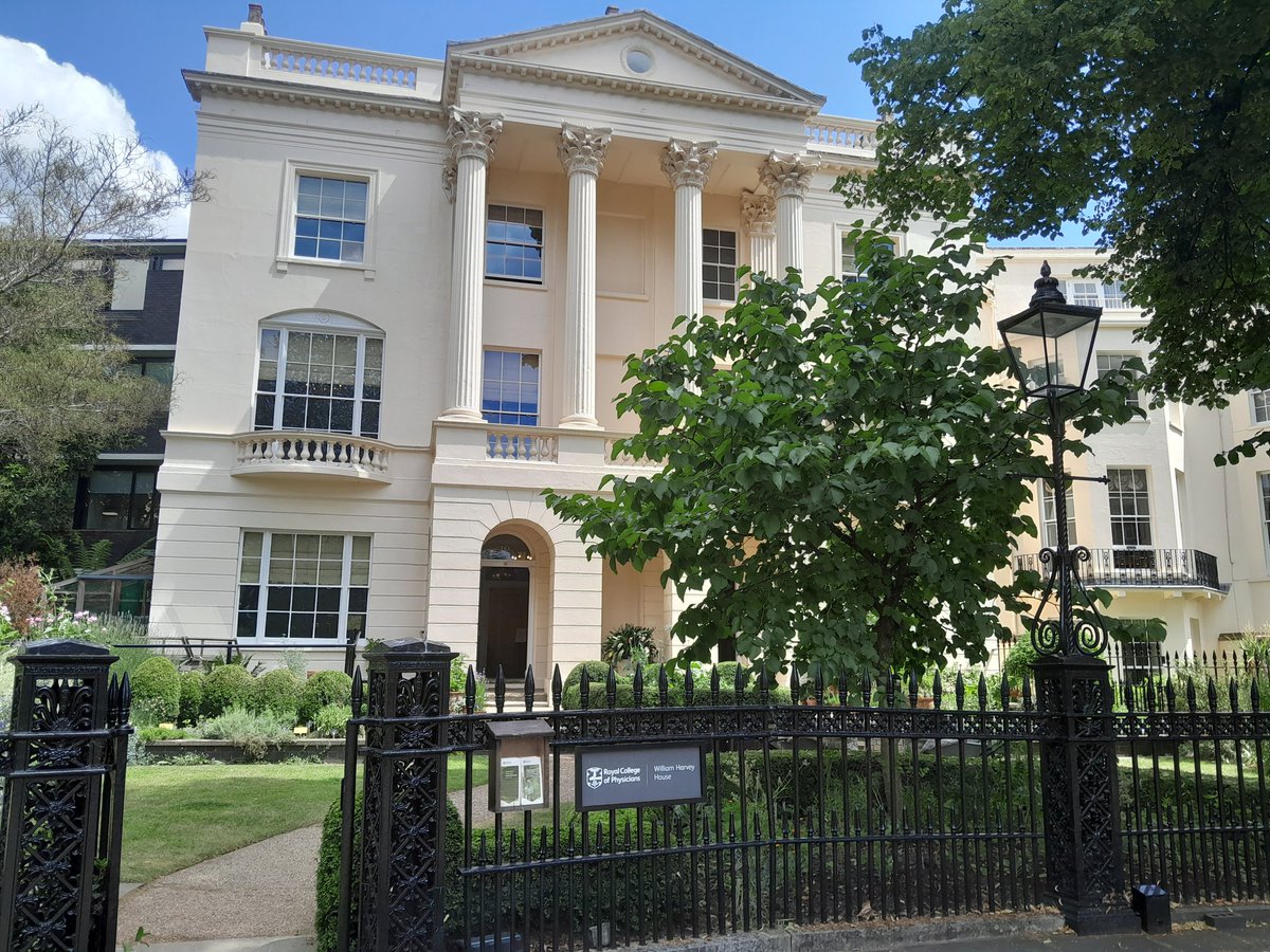 Wonderful day at the @UKPGxStratmed conference! Lots on interesting talks regarding the implementation of PGx across the UK. Lots of ideas for our new modules! Lovely to represent <a href="/pharmacyatQUB/">QUB Pharmacy School</a> with <a href="/cm062010/">Clare Murray</a> and <a href="/DrNiamhBuckley/">Niamh Buckley</a>.