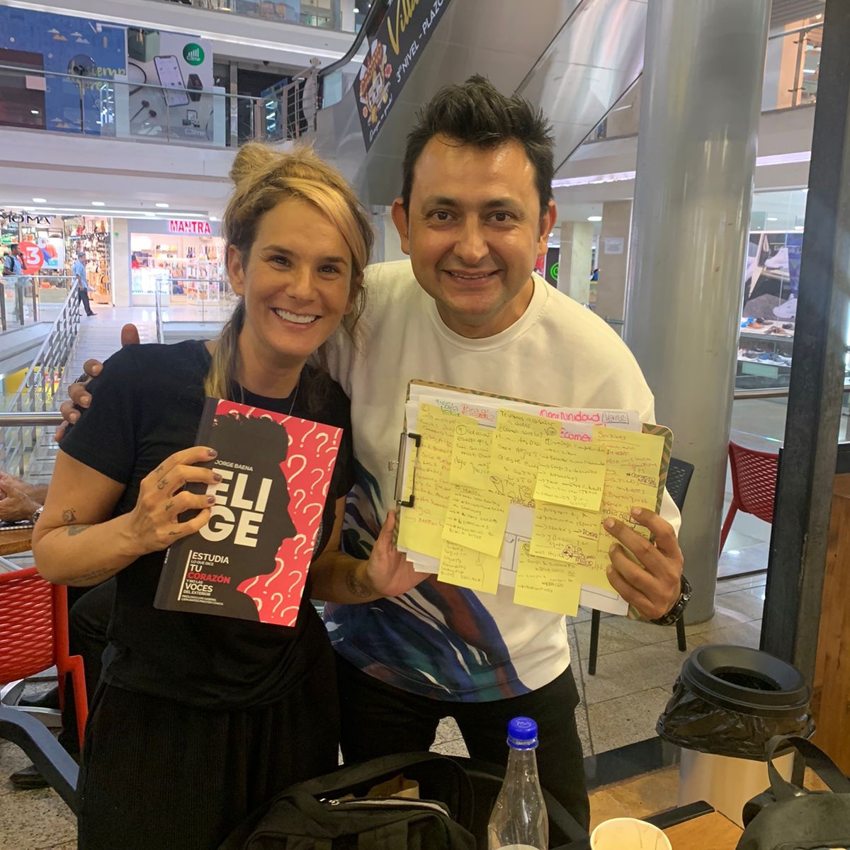 bonbon_arcoiris's tweet image. El universo eligiendo conectarnos SOLO con nuestro propósito superior #Confeherencistas #VerneStudio #CanvasDesign @jorge15baena