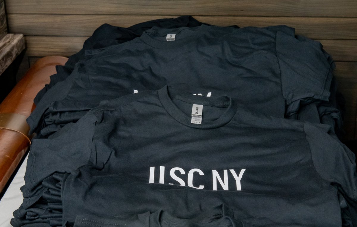 ImmersiveStrat's tweet photo. You can’t celebrate NYC without celebrating the small businesses that make the city so vibrant. Thanks to Hip Hop Closet and Rustic Tavern for adding their flavor with custom t-shirts and curated cocktail menu. https://t.co/GbT7eMrW9X