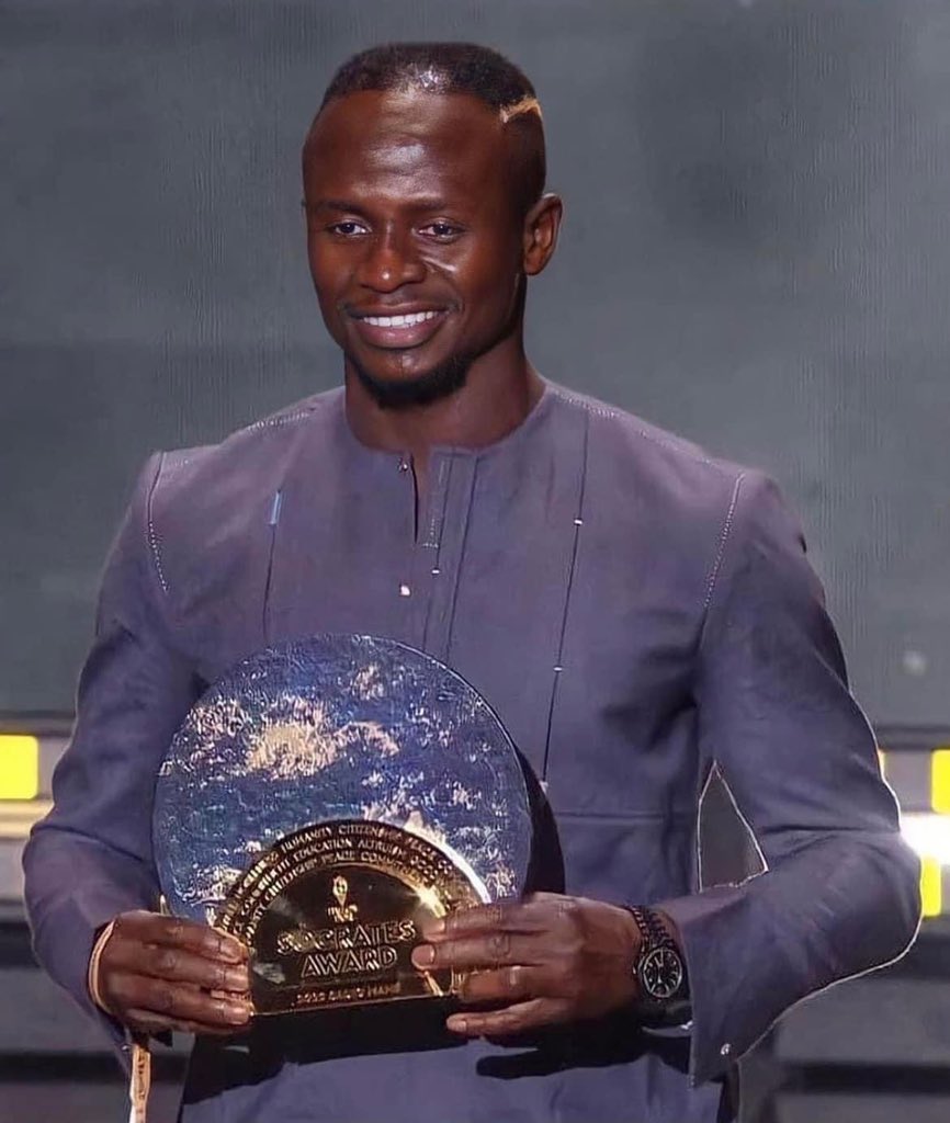 lemedia100filtr's tweet image. 🔴Breaking…Sadio Mane parle de la Côte d’Ivoire 🇨🇮: “Le problème avec l’équipe nationale est que les joueurs n’ont aucune émotion pour leur nation d’origine. Ils jouent pour la Côte d’Ivoire parce qu’ils ne sont pas appelés par les équipes européennes. Au Sénégal, peu importe où…