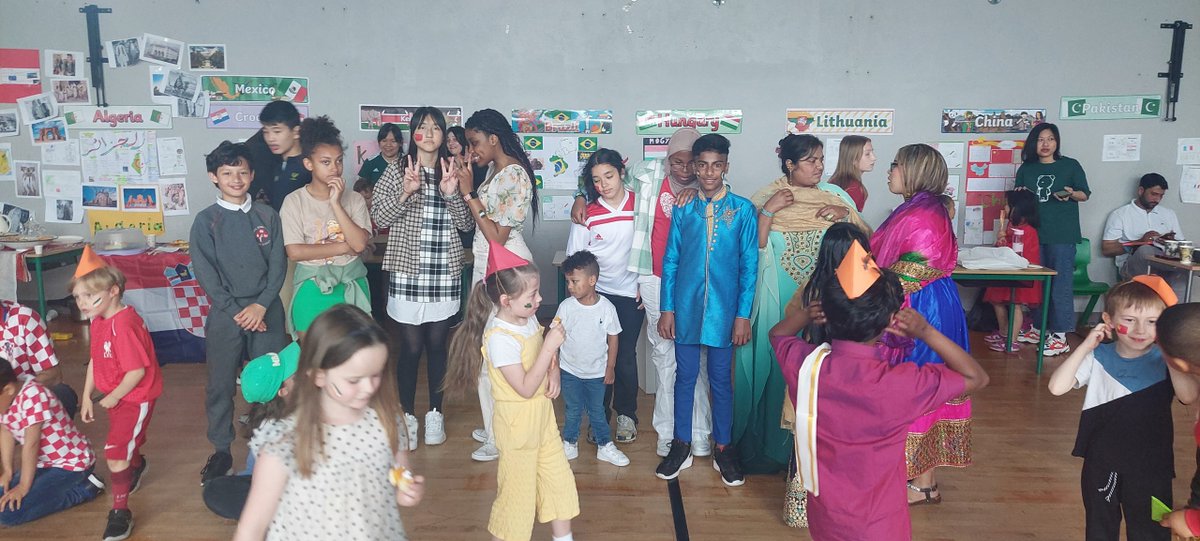 ScoilChaitBaggo's tweet image. Intercultural Day 2023
This year Scoil Chaitríona Baggot Street celebrated it&apos;s first ever Intercultural day. We are extremely lucky to have a huge variety of different cultures and nationalities in our school community. What a day it was!

scoilchaitrionabaggotstreet.ie/intercultural-…