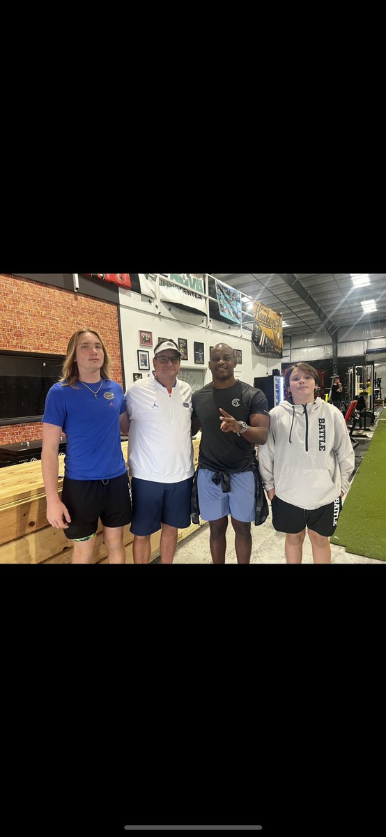 lisa walker tweet media