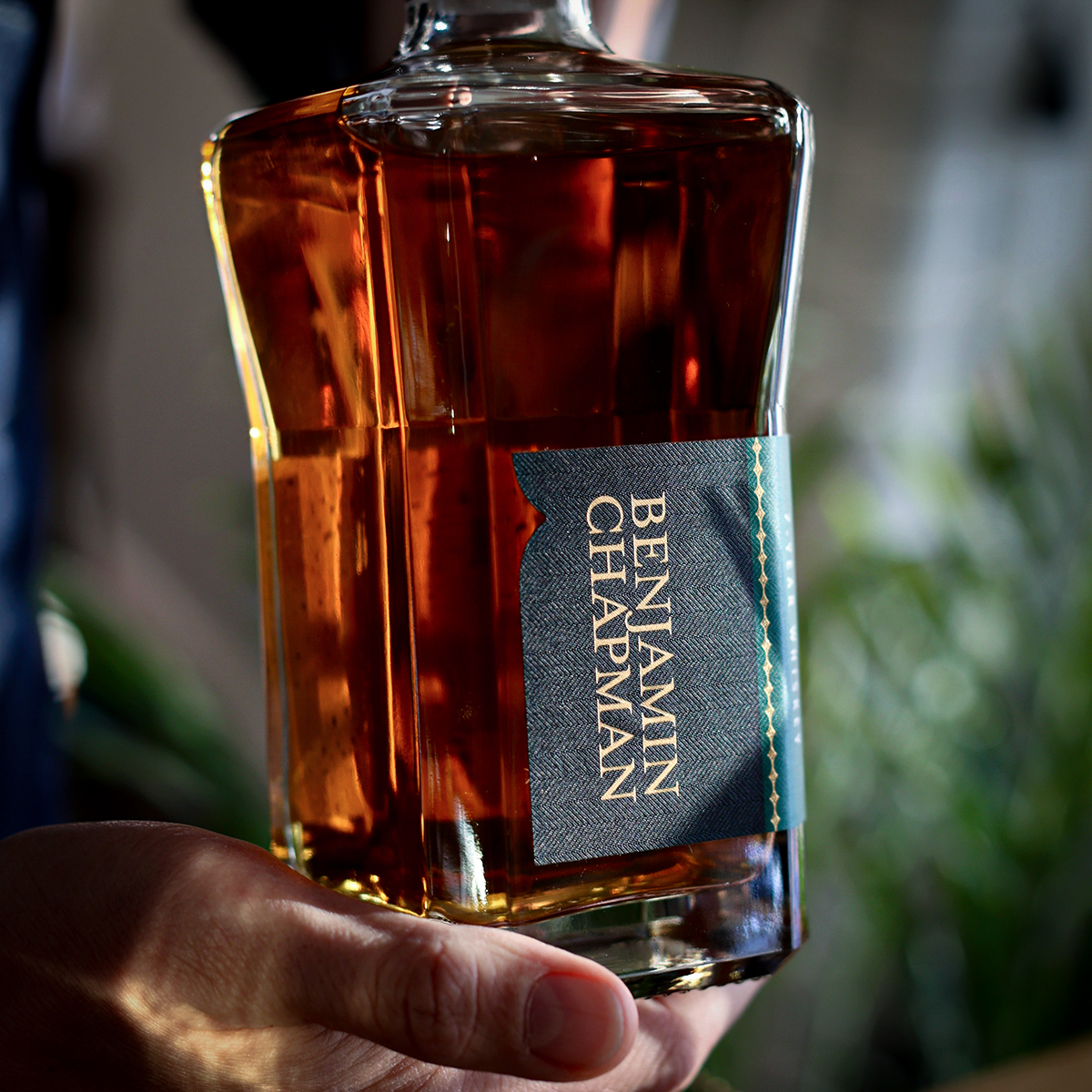 bchapmanwhiskey's tweet image. The rye featured in our 7-Year Whiskey is distilled by artisans with pure glacial water sourced from the northern Rockies in an old-fashioned pot still for a clean and flavorful profile.

#benjaminchapman #whiskey #wheatedrye