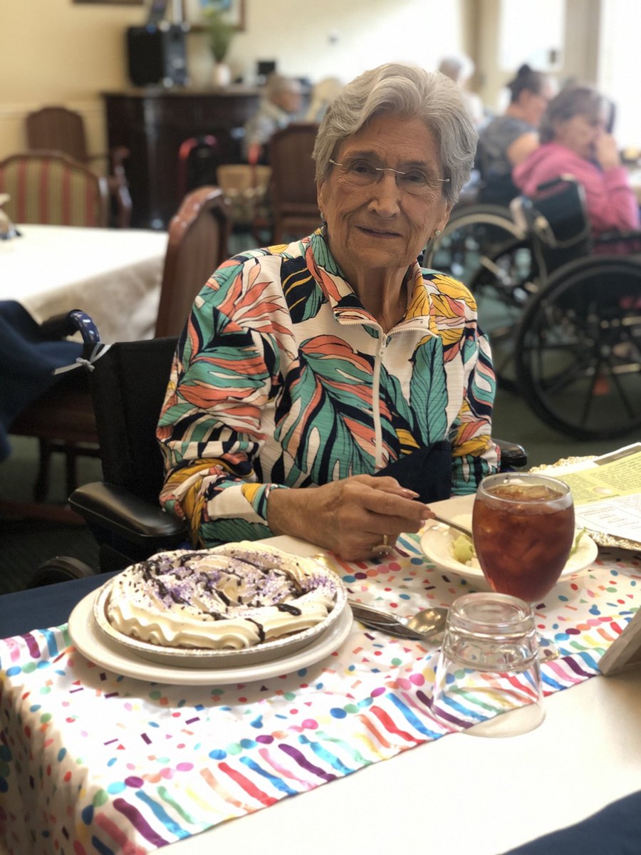 BridgePointeHC's tweet image. Happy birthday to our beautiful Dixie! We hope you have a wonderful day!
#bridgepointeliving
#happiestbirthday