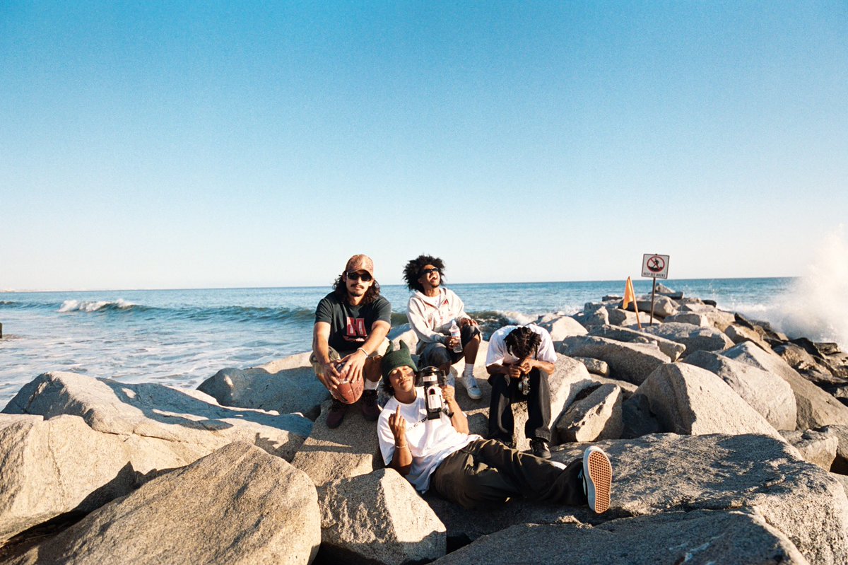 AG CLUB* tweet media