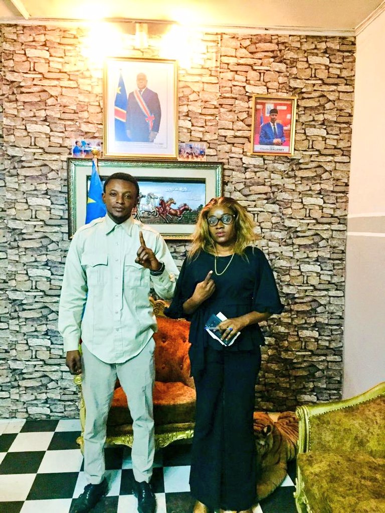 BitufuilaJ's tweet image. Plaisir d&apos;échanger avec vous au salon @cibalanky Mdm Blessing et Minouche, journalistes sur la chaîne #ElectionNet/YouTube
@cibalanky : « Rien et ni personne ne nous fera reculer ou baisser les yeux.»