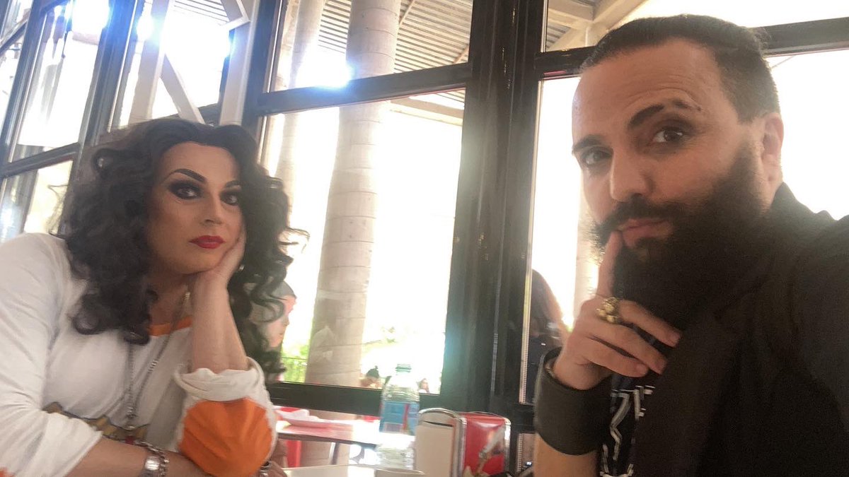 Rafatal_Robles's tweet photo. ¡Feliz Cumpleaños @la_prohibida !!!
😘💨🎂❤️
Gracias por formar parte de nuestra película #TransUniversal y por acompañarme a lo largo de mi carrera! Te adoro Musa!
#TransUniversalLaPelícula
#Travestis 
#Drag
#Libertad
#DerechosTrans
#DerechosHumanos
🎬🏳️‍⚧️❤️
#GeminiPower ❤️ https://t.co/LHjMXmX3ek