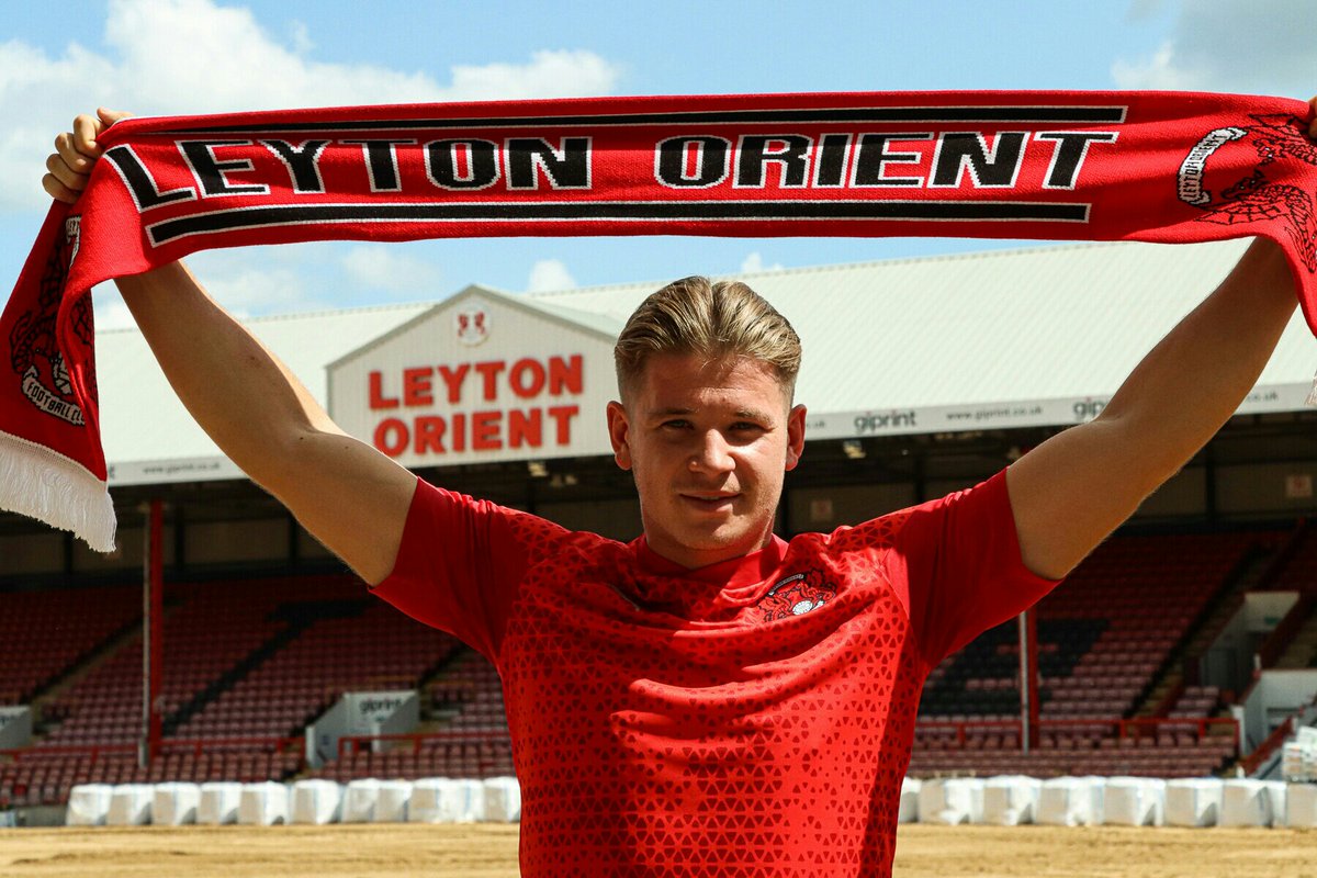 Orient's new signing has a lookalike... 👀⭕ #LOFC