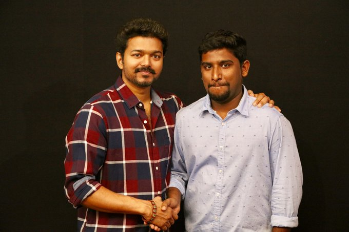 MSPMovieManiac's tweet photo. உங்களுக்கு என்னை தெரியும் என்ற சந்தோசம் போதும் தலைவா இந்த வாழ்நாள் முழுக்க வாழுவதற்கு!

Happy Birthday, Thalaivaa!

#HBDThalapathyVIJAY https://t.co/cWNX9w3zSp