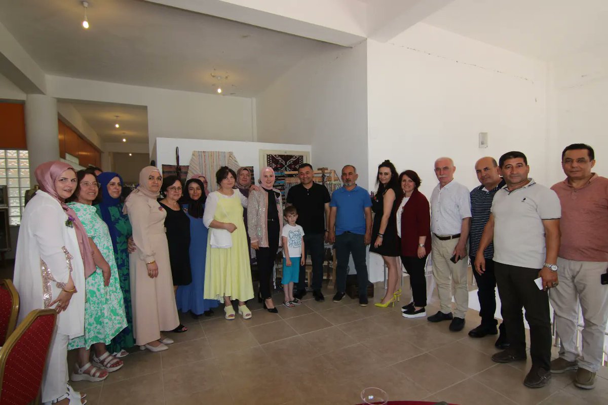 alanyahem's tweet photo. ALANYA BELEDİYESİ İŞBİRLİĞİ İLE AVSALLAR'DA AÇTIĞIMIZ KURSLARIMIZIN SENE SONU SERGİ AÇILIŞINI ALANYA BELEDİYE BAŞKANI ADEM MURAT YÜCEL, ALANYA İLÇE MİLLİ EĞİTİM ŞUBE MÜDÜRÜ AHMET SARI, KURUM MÜDÜRLERİ, SİVİL TOPLUM KURULUŞLARI, ÖĞRETMEN VE KURSİYERLERİMİZİN EŞLİĞİNDE YAPTIK. https://t.co/pBooZEuW7x