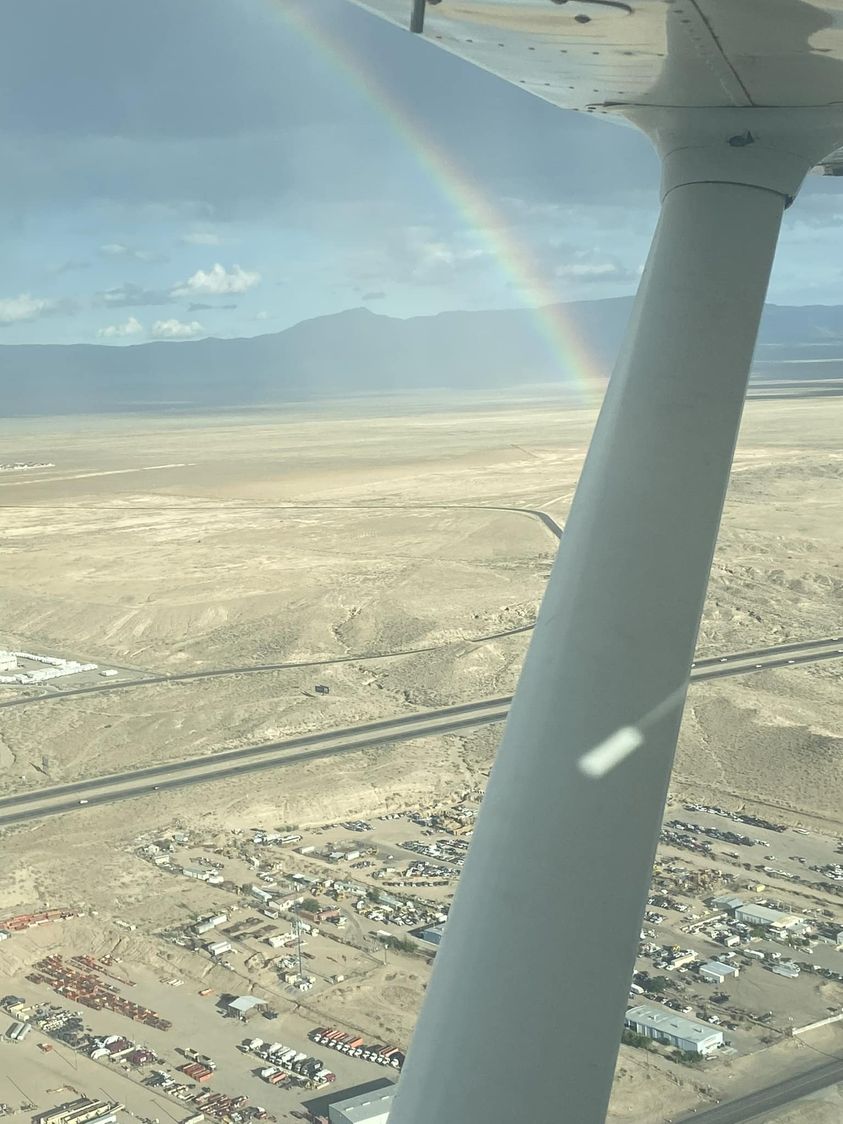 Happy Wing Tip Wednesday!  Somewhere over the rainbow out in the desert 
Drop your wingtip pic below!
#WingTipWednesday #humpday #flydelsol #NMFlying #flynewmexico #pilotlife #rainbows #flightschool #flighttraining #abqsunport #abqtower #aviate
