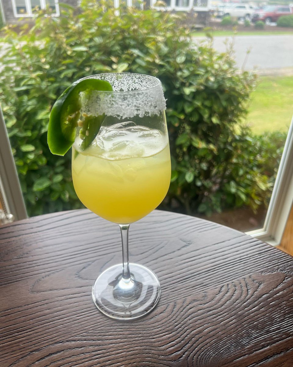 ObxTrio's tweet photo. Our summer menu is bringing you fun new flavors like our Pineapple Jalapeño Margarita and Italian Spritz. Come sip and hang with us! . . . . #summercocktails #cocktails #obxrestaurant #obxmarket #outerbanks #kittyhawknc

https://t.co/GLJw2aJm7d https://t.co/Elyyw8GCQr