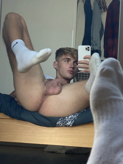 Come here and eat my ass 😜 https://t.co/R3cwRj8r58