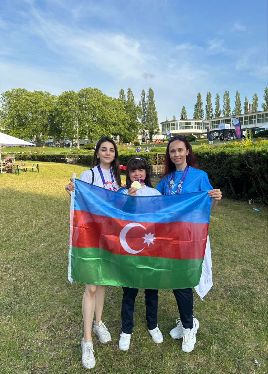 officialmys's tweet photo. Almaniyanın Berlin şəhərində keçirilən Xüsusi Yay Olimpiya Oyunları çərçivəsində bədii gimnastika yarışlarına yekun vurulub. Azərbaycan gimnastı 🥇🥉Mehriban Tağıyeva yarışda 1 qızıl, 3 bürünc medal qazanıb.
#Gənclərİdman #Azərbaycanİdmanı #birkimibirlikdə https://t.co/MWp0EHX7L5