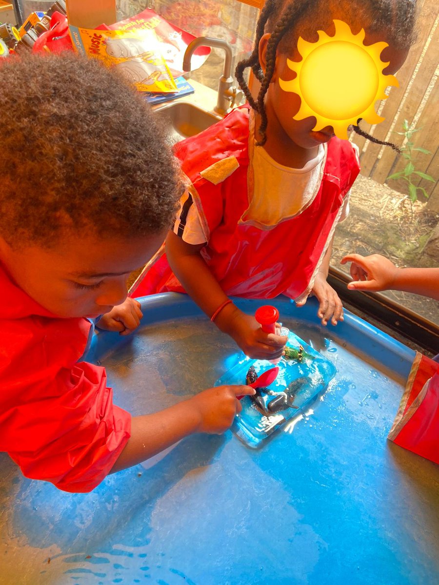 JadeEA_Reay's tweet photo. We enjoyed finding different ways to get the animals out of a block of ice. - "I use the hammer to save the animals", "Look its melting" 🫠🧊 #PlayingandExploring #CreativeandCriticalThinking #ActiveLearning @ReayPrimary @rachhedges and Kristina https://t.co/9WrmDSRGVD