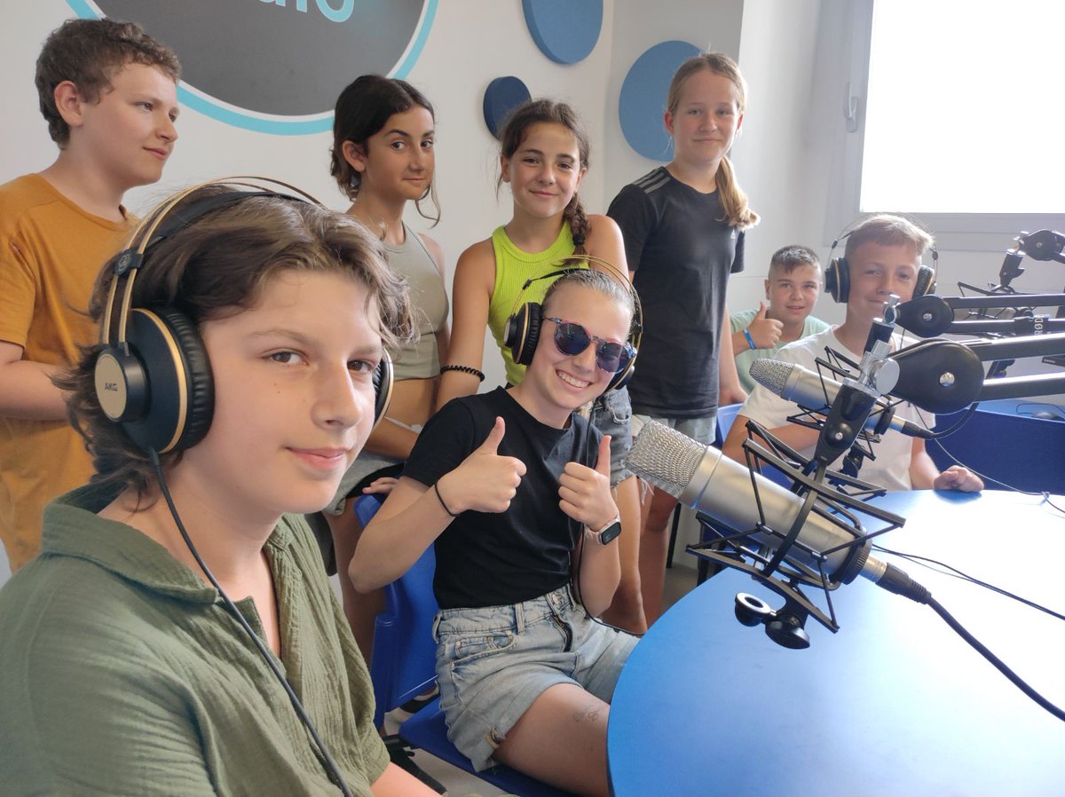 OSsencur's tweet image. Popoldne smo oblikovali okraske iz lokalnega kamna alabastra. Bili smo pravi umetniki.
#ErasmusPlus #Cmepius #OsSencur #CeipOdondeBuen