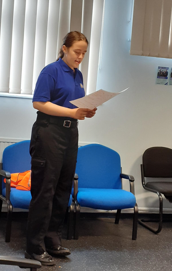 CadetsWMP's tweet image. Gr8 #opportunity #5BE #Kingstanding @ErdingtonWMP Cadets take tips &amp;amp; guidance from @si_the_voicepro . Leaving tonight, our Cadets said they were more confident for their English speaking exams &amp;amp; in life where their voices need to #resonate  @NationalVPC @CSuptMatShaer 👏👮‍♂️📣👮‍♀️👏