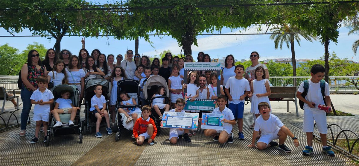 Hoy ha sido un día lleno de emociones. Hemos recogido nuestro premio "El Audiovisual en la Escuela" en el Teatro de la Fundación <a href="/Cajasol/">Fundación Cajasol</a> organizados por <a href="/CAudiovisualAnd/">Consejo Audiovisual de Andalucía</a>. Gracias. ♥️