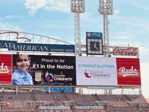 .@reds 🤝 <a href="/CincyChildrens/">Cincinnati Children's</a> 🤝 #1