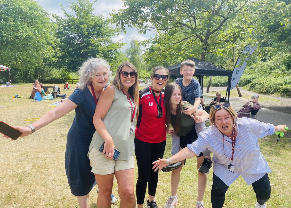 Hands2Hear tweet media