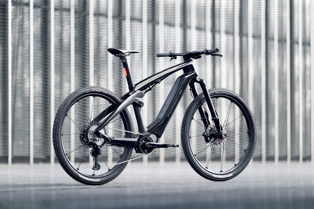 Porsche y deporte. Una conexión sobrenatural.

Ampliamos nuestra gama de eBikes con 2 nuevos modelos: eBike Cross Performance y Performance EXC. Cuentan con nuevos componentes mecánicos y tienen colores históricos de Porsche.

#porsche #porschhelifestyle #porscheeBike #eBike